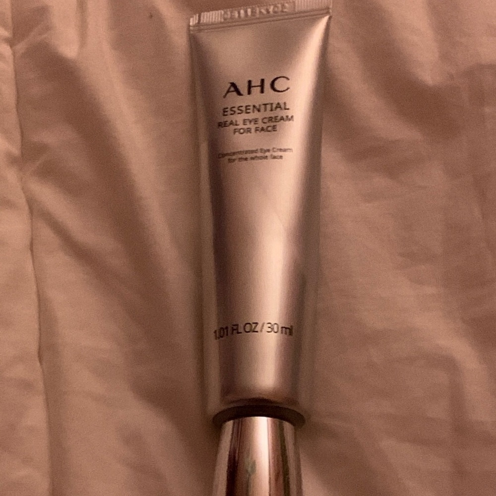 AHC Essential Eye Cream